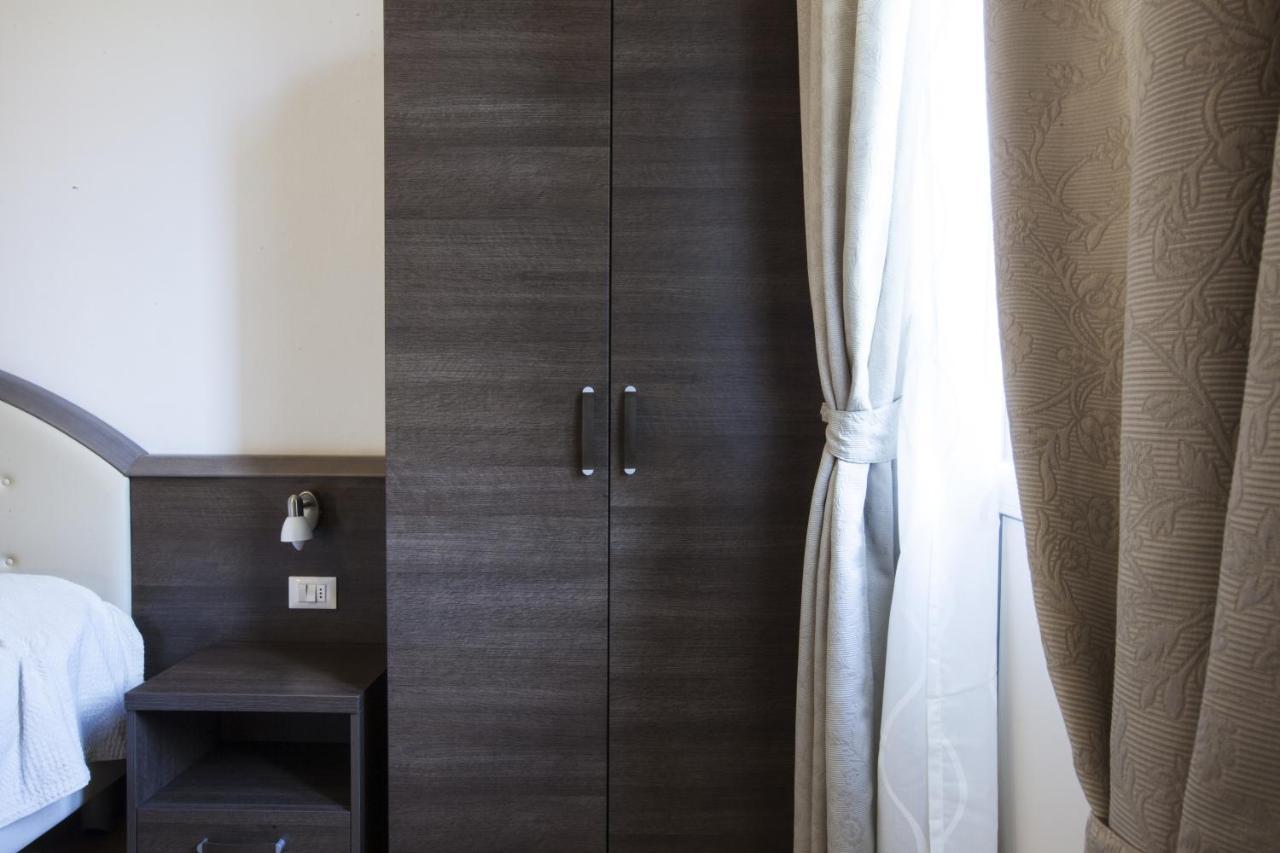 Hotel Amalfi Milaan Kamer foto
