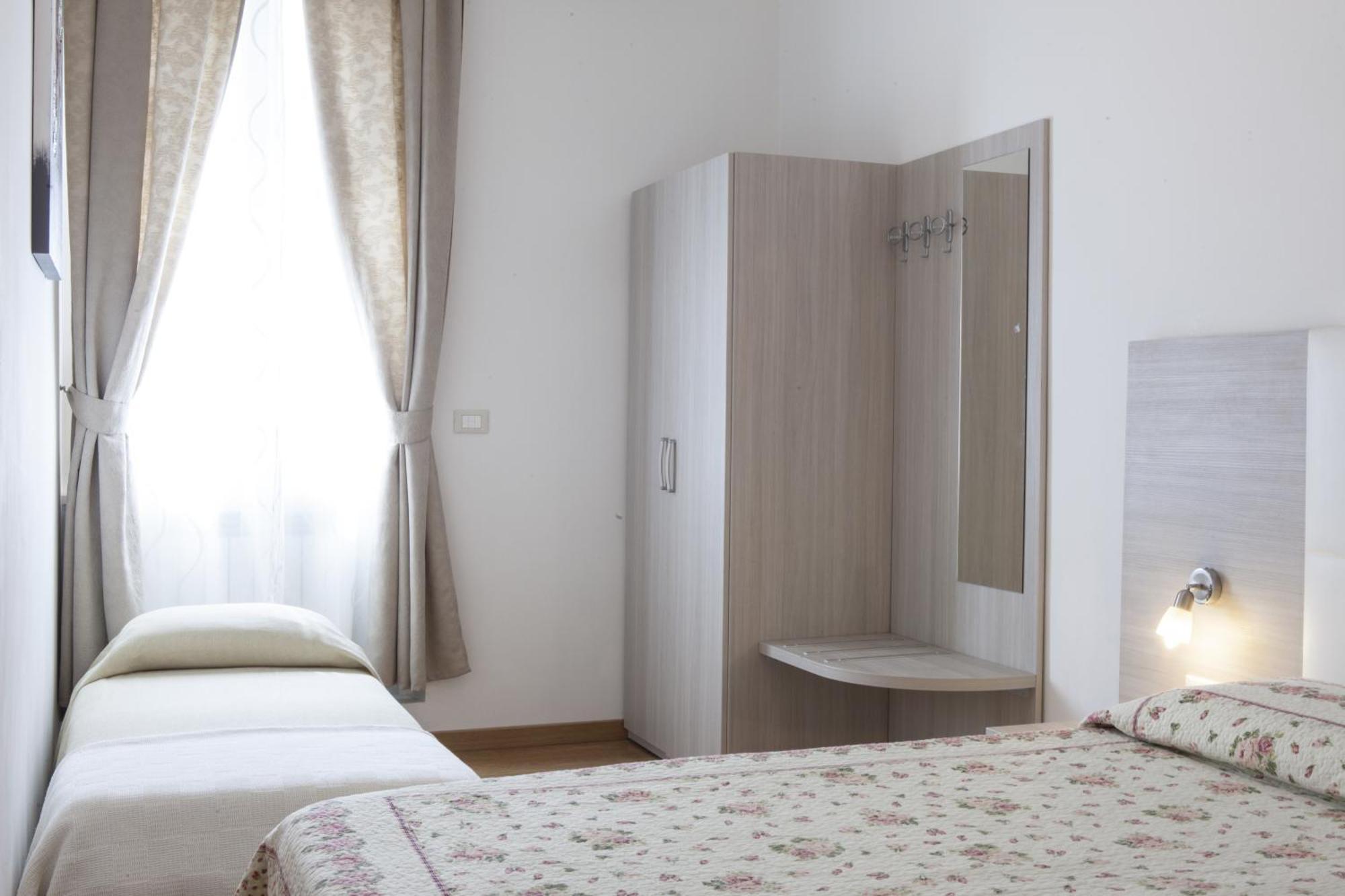 Hotel Amalfi Milaan Kamer foto