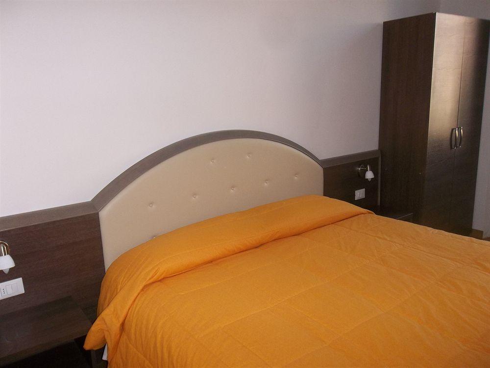 Hotel Amalfi Milaan Buitenkant foto