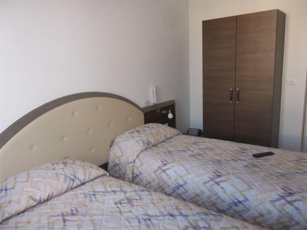 Hotel Amalfi Milaan Buitenkant foto