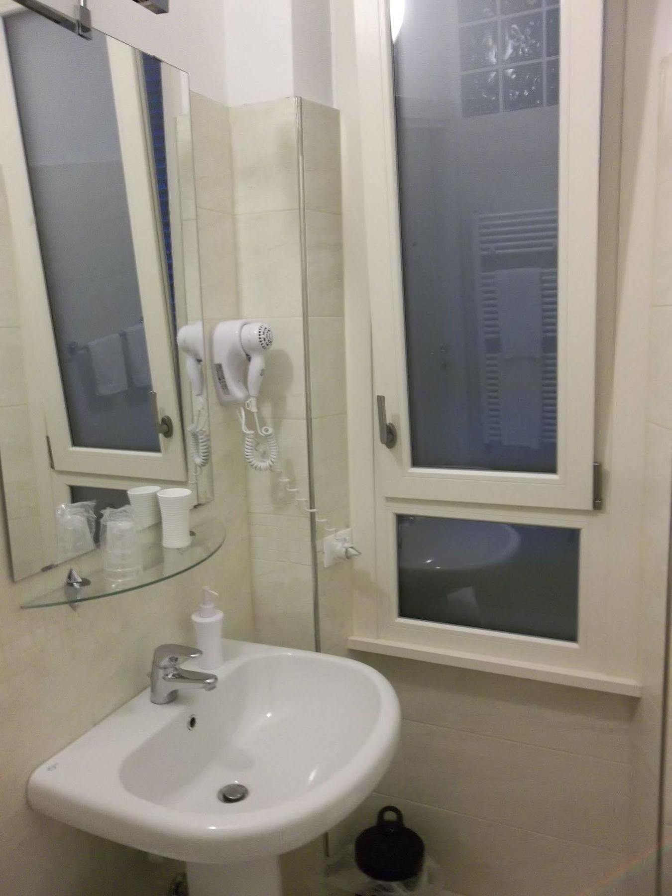 Hotel Amalfi Milaan Buitenkant foto