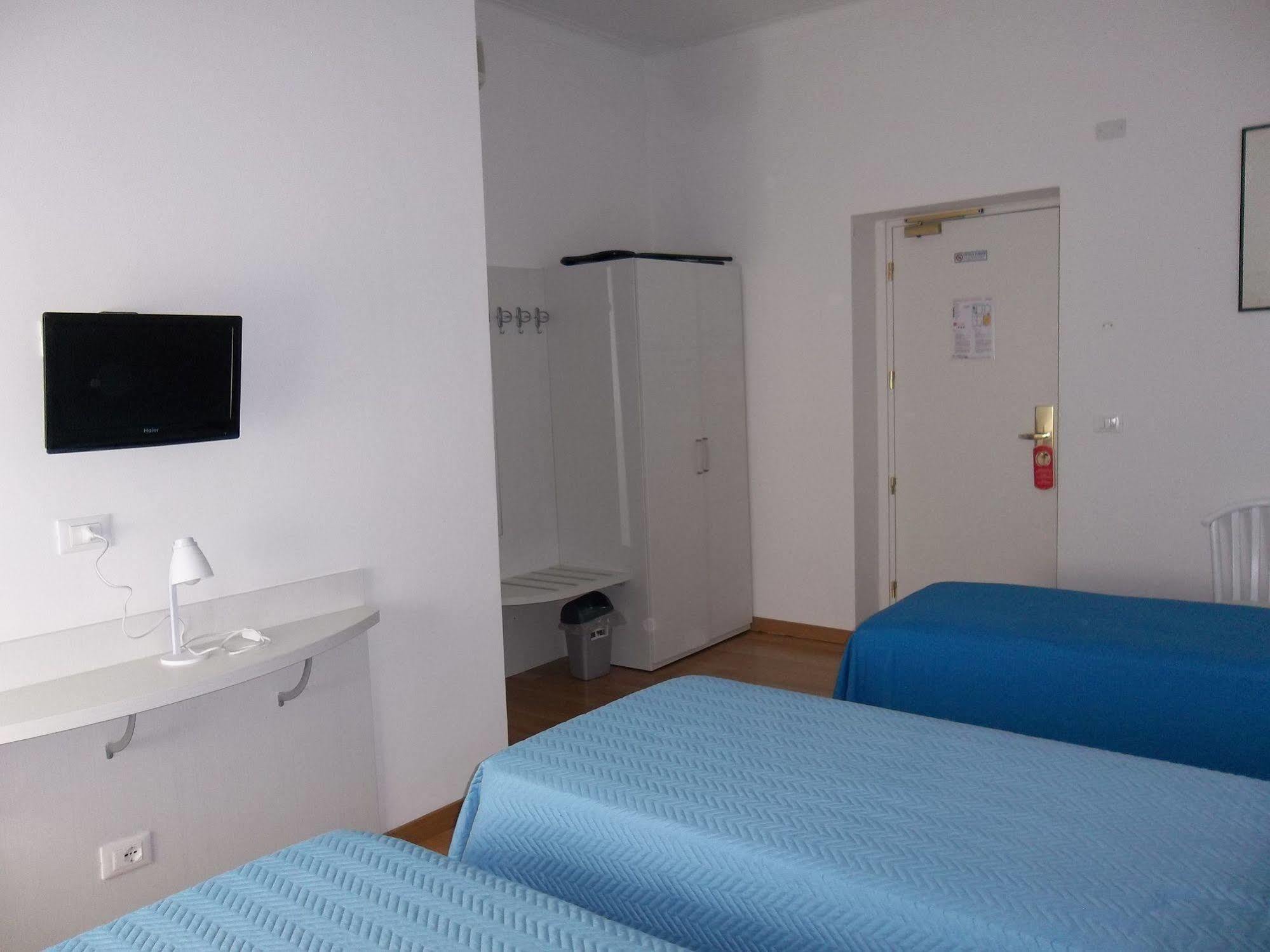 Hotel Amalfi Milaan Buitenkant foto