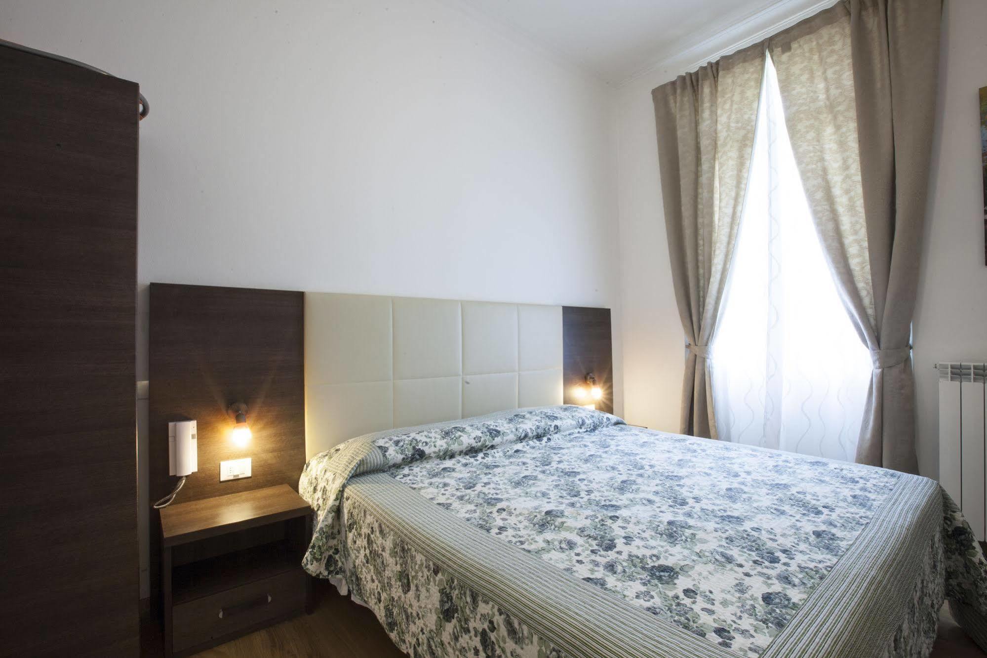 Hotel Amalfi Milaan Buitenkant foto